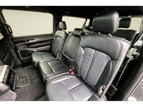 Certified 2024 Jeep Wagoneer L Series III w/ Flexible Seating Group AWD/4WD image 25