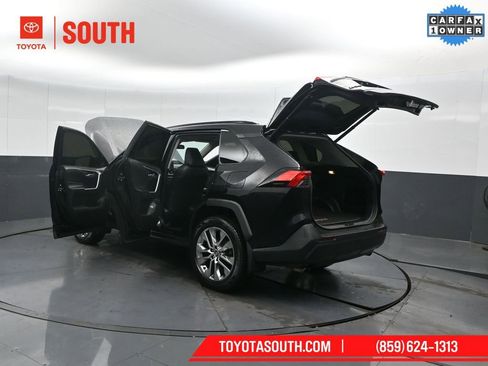 Used 2020 Toyota RAV4 XLE Premium image 57