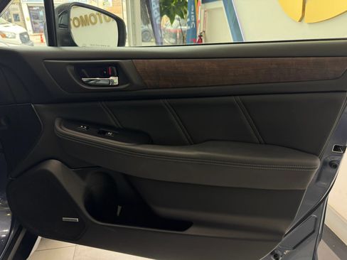Used 2018 Subaru Outback 3.6R Limited AWD/4WD image 31