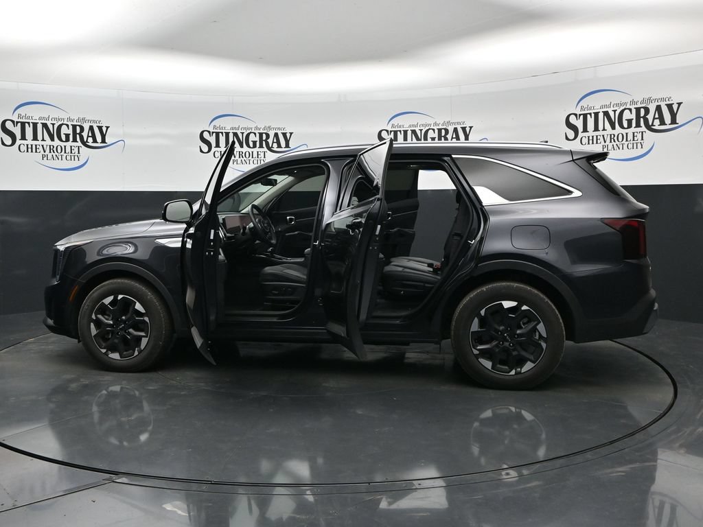 Used 2025 Kia Sorento S w/ Panoramic Sunroof Package FWD image 37