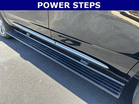 Used 2023 Cadillac Escalade Premium Luxury Platinum image 13