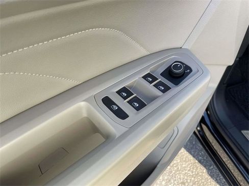 Used 2021 Volkswagen Atlas SEL R-Line image 20