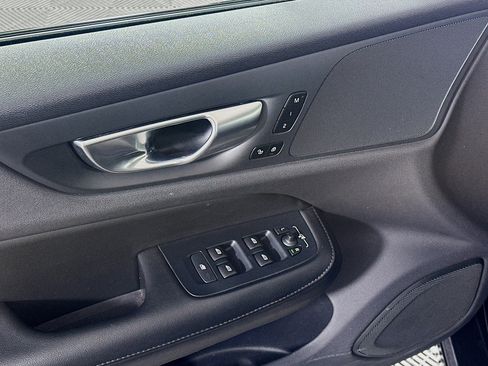 Used 2024 Volvo S60 B5 Core image 15