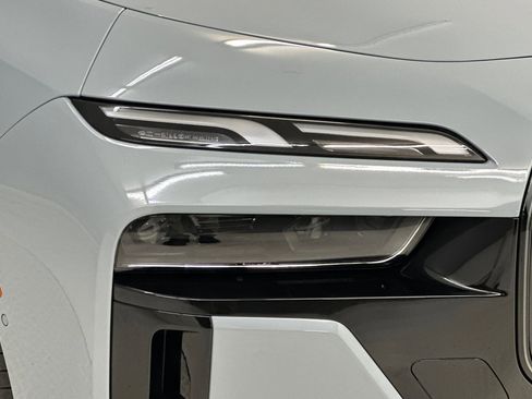 New 2026 BMW 740i w/ Premium Package image 10