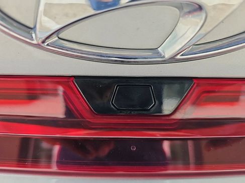 Certified 2023 Hyundai Elantra SEL FWD image 29