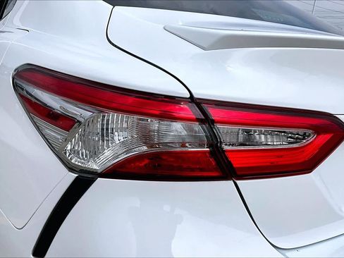 Certified 2020 Toyota Camry SE w/ Convenience Package image 29