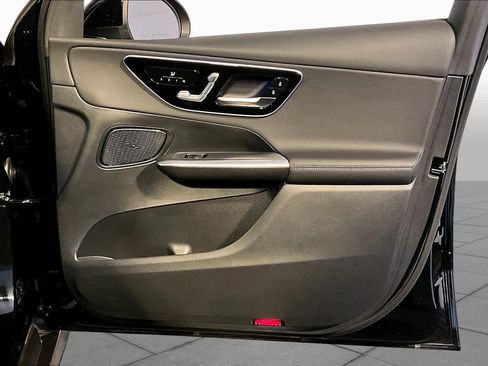 Used 2026 Mercedes-Benz GLC 300 4MATIC image 23