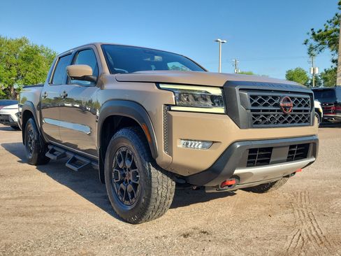 Used 2022 Nissan Frontier PRO-4X w/ Pro-4X Premium Package image 2