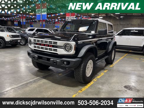 Used 2024 Ford Bronco Heritage Edition AWD/4WD image 1