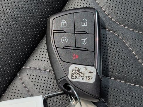 Used 2023 Buick Envision Avenir AWD/4WD image 39