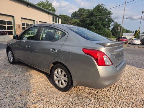 Used 2013 Nissan Versa FWD image 5