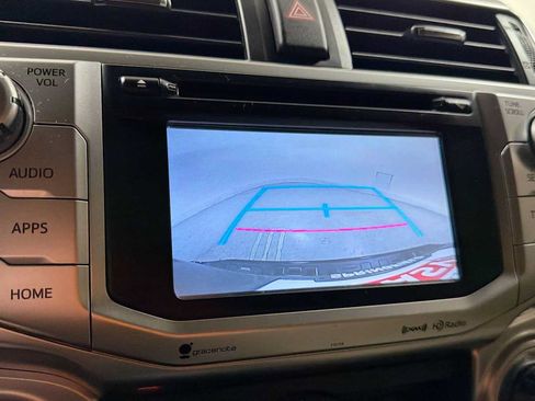 Used 2018 Toyota 4Runner SR5 AWD/4WD image 19