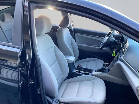 Used 2017 Hyundai Elantra SE FWD image 7