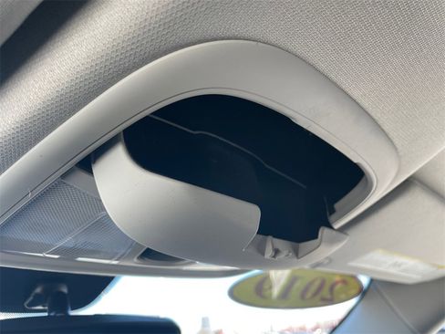 Used 2019 Jeep Cherokee Latitude Plus w/ Cold Weather Group image 20