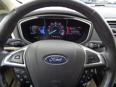 Used 2014 Ford Fusion SE w/ Equipment Group 202A image 29