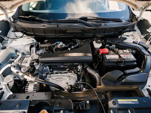 Used 2020 Nissan Rogue SV w/ Premium Package image 35