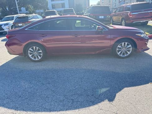Used 2021 Toyota Avalon XLE FWD image 5