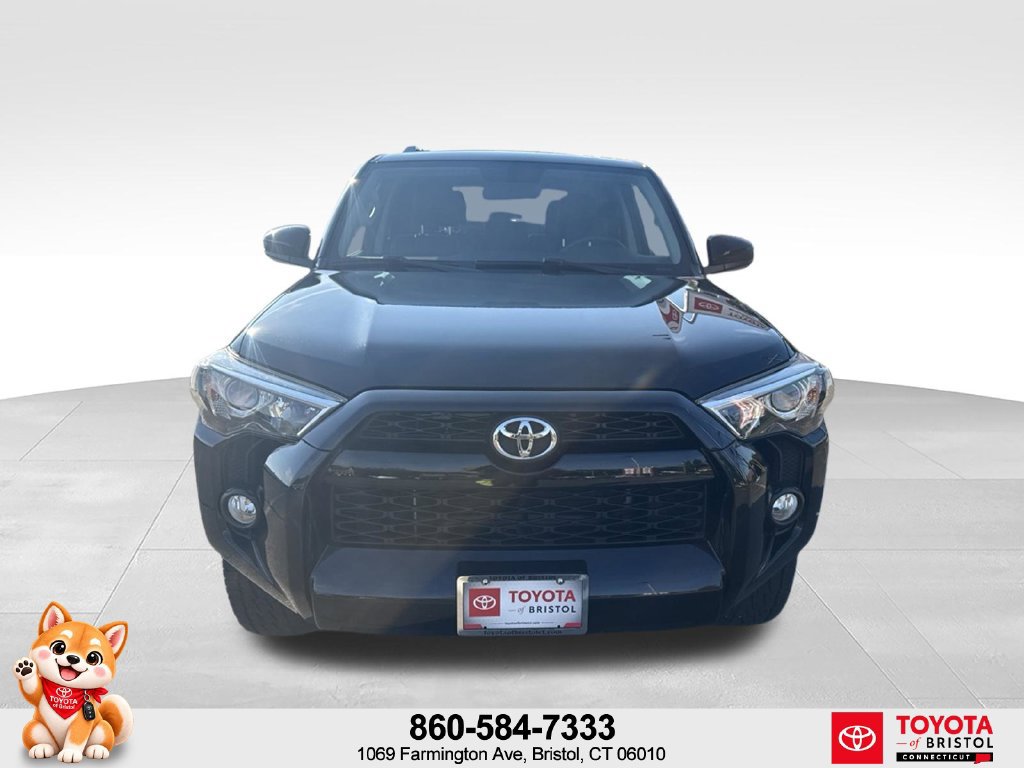 Used 2017 Toyota 4Runner SR5 AWD/4WD image 2