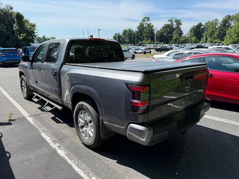 Used 2024 Nissan Frontier SV w/ Technology Package AWD/4WD image 4
