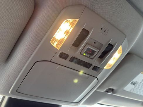 Used 2021 Toyota Highlander XLE image 21