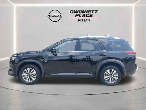 Used 2025 Nissan Pathfinder SL FWD image 20