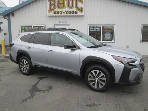 Used 2024 Subaru Outback Premium image 1