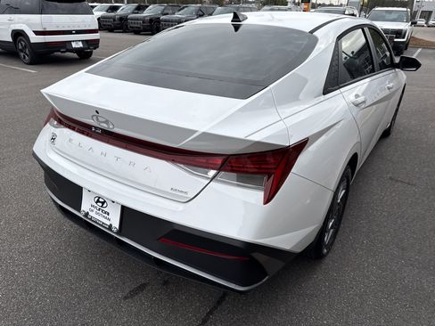 New 2026 Hyundai Elantra Blue image 4