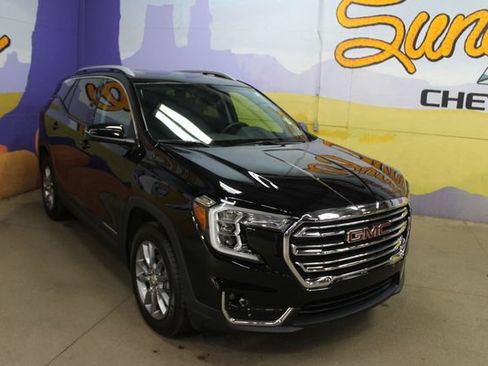 Used 2023 GMC Terrain SLT w/ LPO, Floor Liner Package AWD/4WD image 2
