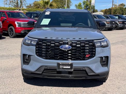 Used 2025 Ford Explorer ST w/ Sun And Sound Package image 6
