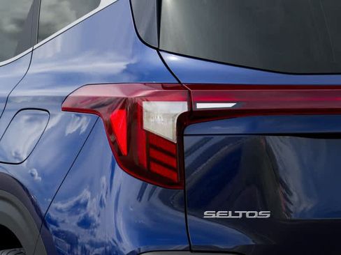 New 2026 Kia Seltos EX FWD image 11