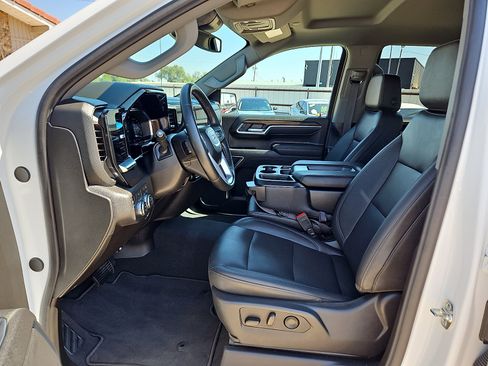 Used 2026 GMC Sierra 1500 SLT AWD/4WD image 10