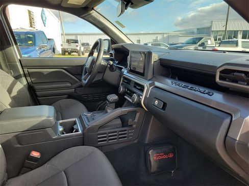 Used 2024 Toyota Tacoma SR5 image 33