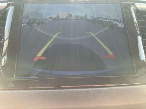 Used 2017 Chrysler Pacifica Touring-L Plus w/ Tire & Wheel Group FWD image 18