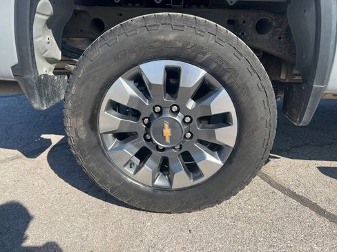 Used 2024 Chevrolet Silverado 2500 Custom w/ Custom Value Package image 29