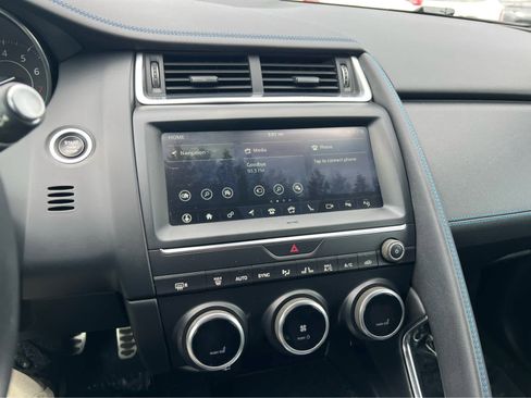 Used 2019 Jaguar E-PACE R-Dynamic SE image 35
