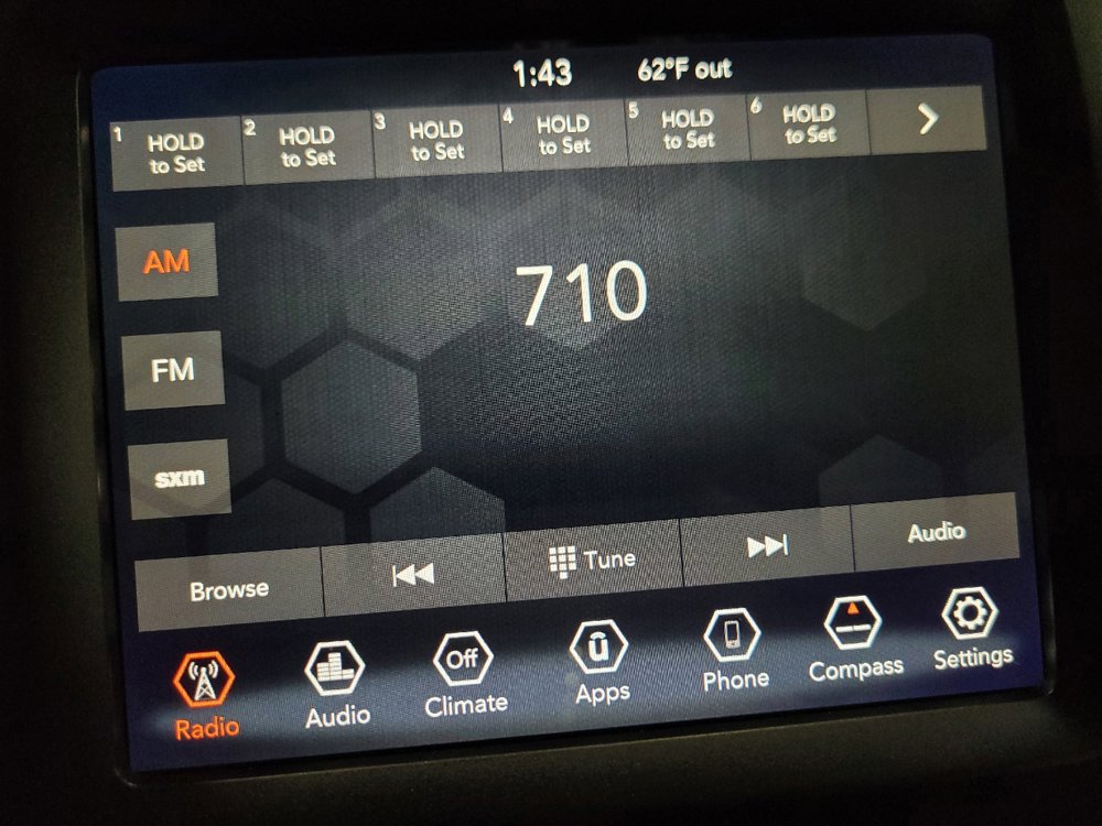 Used 2019 Jeep Cherokee Trailhawk AWD/4WD image 25