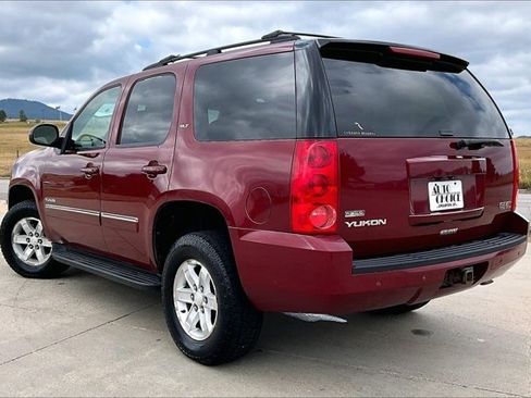 Used 2011 GMC Yukon SLT w/ SLT-2 Equipment Package AWD/4WD image 3