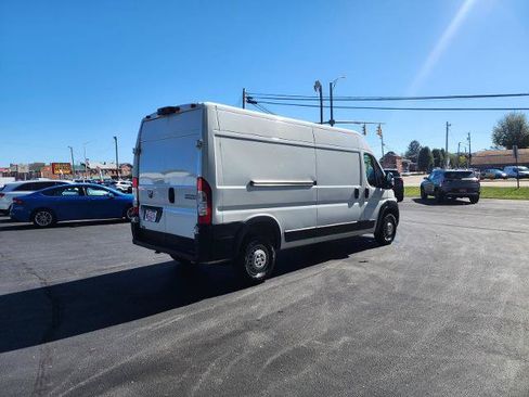 Used 2025 RAM ProMaster 2500 w/ Convenience Group FWD image 5