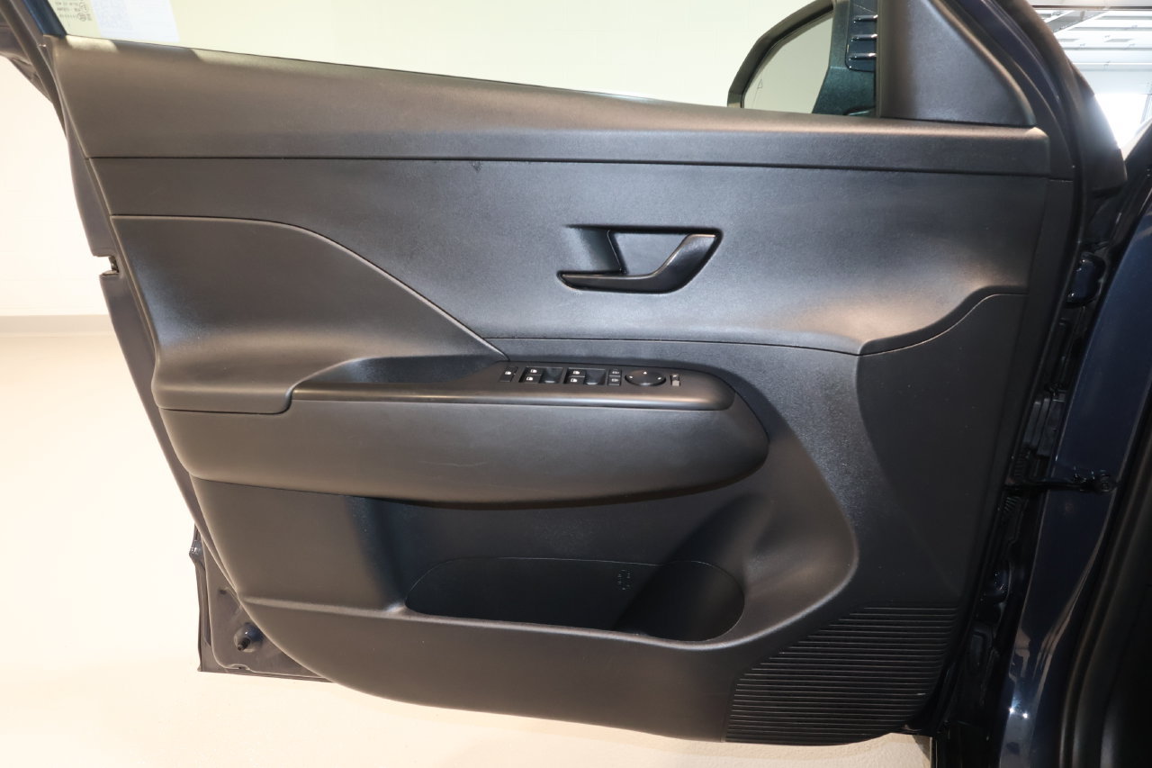 Used 2025 Hyundai Kona SEL AWD/4WD image 21
