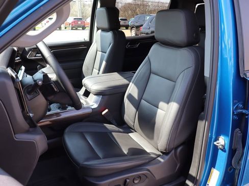 Used 2024 Chevrolet Silverado 1500 RST AWD/4WD image 13