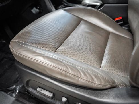 Used 2017 Hyundai Santa Fe Limited image 28