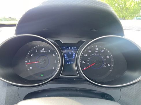 Used 2016 Hyundai Veloster w/ Option Group 02 FWD image 6