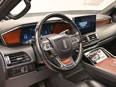 Used 2022 Lincoln Navigator L Reserve image 19
