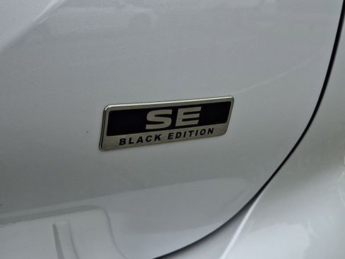 Used 2023 Mitsubishi Outlander SE AWD/4WD image 25