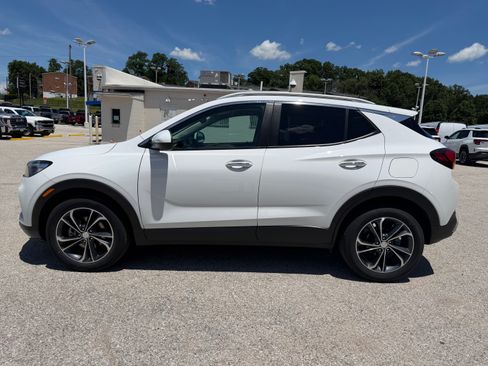 Used 2023 Buick Encore GX Select w/ Safety Package II FWD image 4