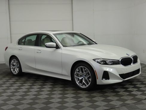 Used 2025 BMW 330i Sedan w/ Convenience Package image 4