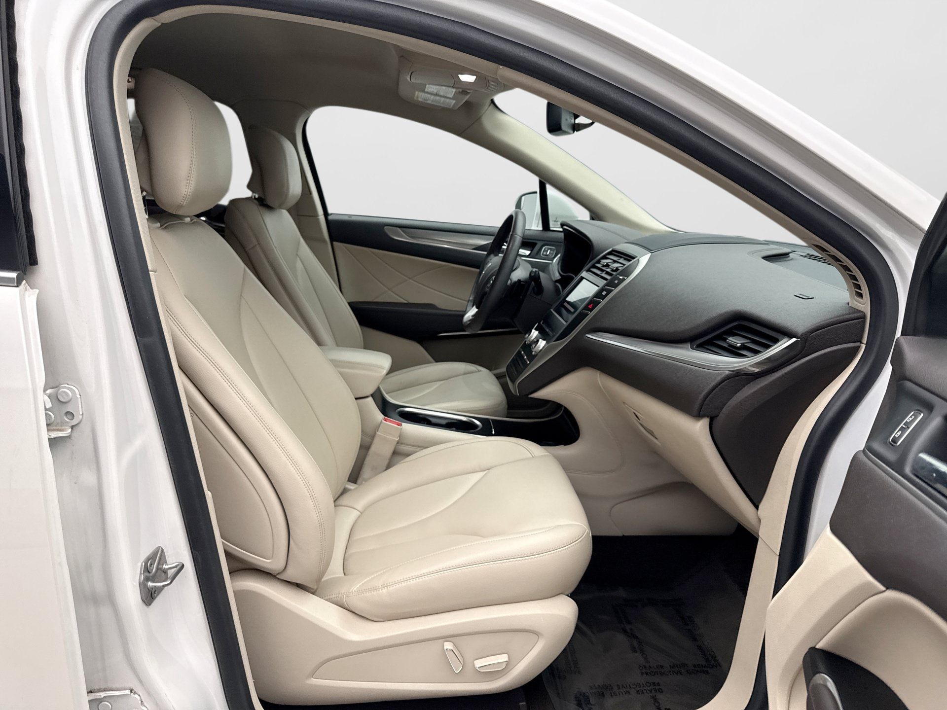 Used 2019 Lincoln MKC Premiere FWD image 9