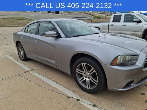 Used 2014 Dodge Charger SE w/ Connectivity Group image 20