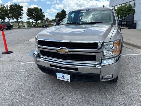 Used 2007 Chevrolet Silverado 2500 LT w/ Suspension Package, Off-Road AWD/4WD image 10