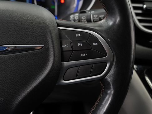 Certified 2019 Chrysler Pacifica Touring Plus w/ Tire & Wheel Group FWD image 38